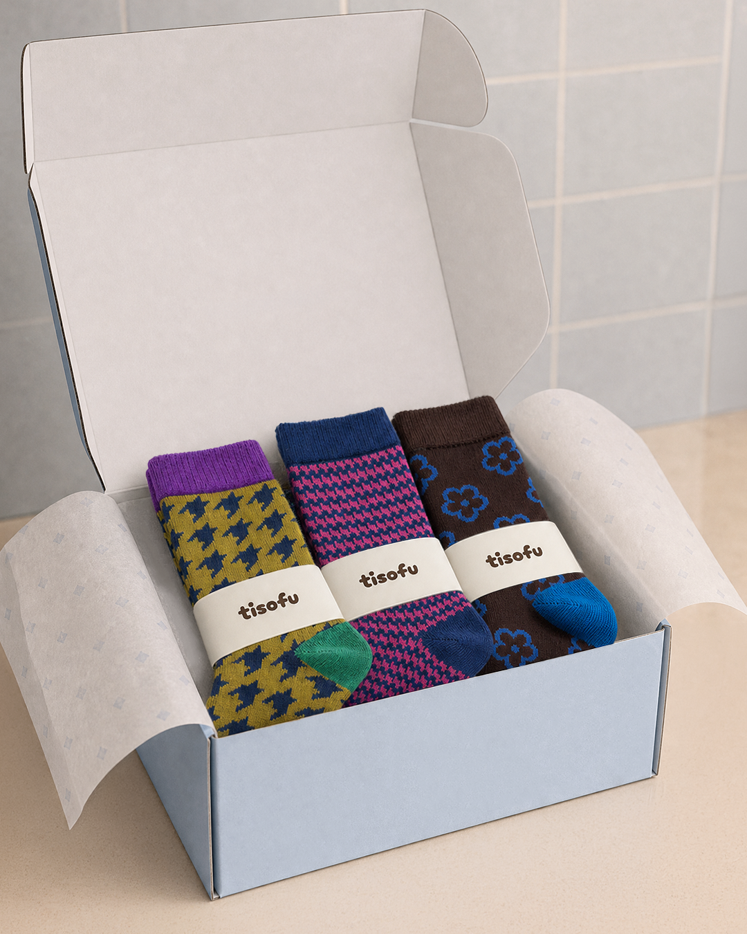 Cotton vs Wool Blend Socks: Which Is Better for Everyday Wear?